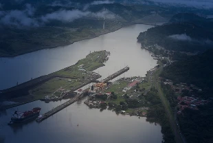 Hürmüz krizi Panama Kanalı'nı da etkiledi! Ücretler 2,5 kat arttı