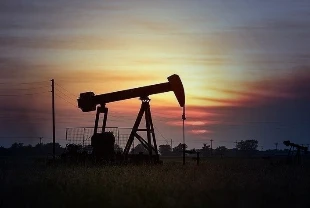 IEA petrol talebi tahminini düşürdü: Yıllık artış öngörüsü 83 bin varil aşağı çekildi