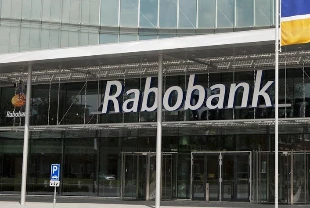 İngiltere’de siyasi baskı sterlini etkileyebilir: Rabobank analizi yayımladı