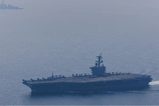 İran’dan ABD uçak gemisi Abraham Lincoln'e saldırı: 4 balistik füze ile hedef alındı