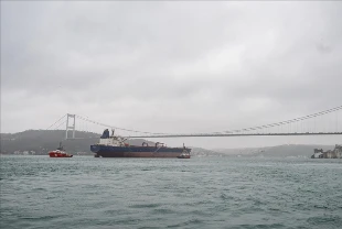 İstanbul Boğazı'nda yoğun trafik: Günde ortalama 104 gemi geçiş yaptı