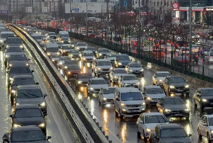 İstanbul’da yağmur trafiği kilitledi: Yoğunluk yüzde 81’e çıktı