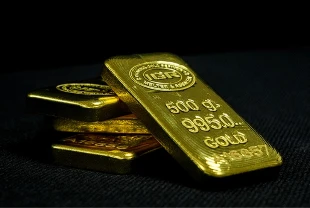 İsviçreli dev bankadan yeni altın tahmini: 2026 yıl sonu beklentisini düşürdü