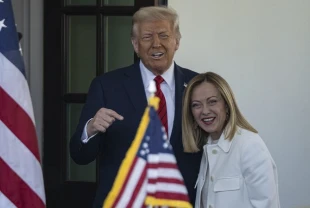 İtalya: Grönland konusu NATO içinde tartışılsın