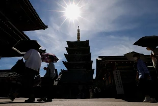 Japonya'da sıcak çarpmasından hastanelik olanların sayısı ilk kez 100 bini geçti