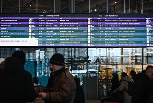 Kar ve fırtına Avrupa'da hava ulaşımını vurdu