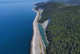 Karadeniz Sahil Yolu sürücülere görsel şölen sunuyor