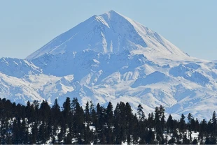 Kars'ta 1 metreyi aşan kar doğada güzel görüntüler oluşturdu