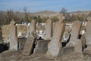 Kayseri'de Türk boyları ve Osmanlı dönemi bezemeli mezar taşları belgelendi