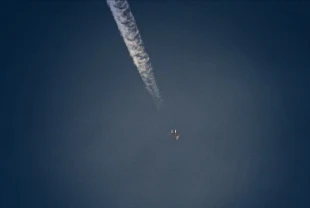 Körfez ticaret rotası hedefte: Umman'da 2 İHA ile limana saldırı