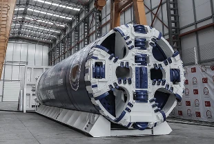 Körfez'de dev tünel makineleri metro kazısı için çalışıyor