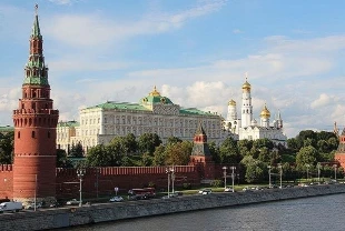 Kremlin’den petrol mesajı: Rusya arzı koruyor, yeni adım yok