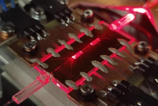 Kuantum şifrelemede cam tabanlı alıcı devrimi