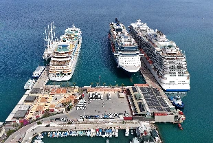 Kuşadası'na turist akını!