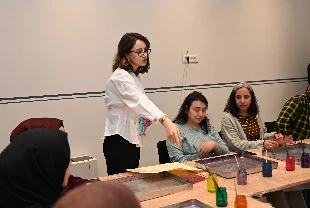 Kütüphane Haftası’nda ebru sanatıyla buluştular