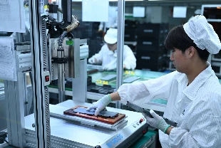 Lenovo'dan dünyada bir ilk: 1.000 Wh/L silikon anotlu batarya