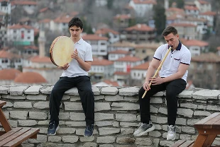 Lise öğrencileri geleneksel Türk müziğinin gönüllü kültür elçisi oldu