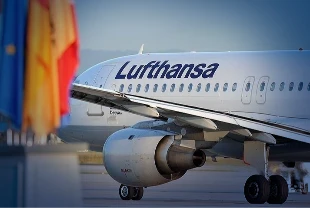 Lufthansa’nın, 2026’dan itibaren iki Boeing 747-8 uçağını filosundan çıkarmayı değerlendiriyor