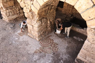 Mardin'de yaklaşık 1500 yıllık mozaik bulundu