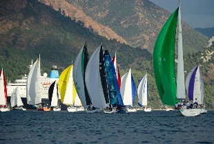 Marmaris'te yarışlar başladı! 21 ülkeden 110 yelkenci geldi