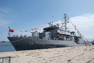 Mayın tarama gemisi TCG Amasra ziyarete açıldı