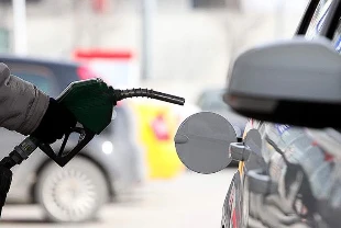 Mazot fiyatı 76 lirayı aştı! Benzine zam, indirim haberi var mı? Akaryakıt fiyatları ne kadar?