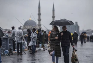 METEOROLOJİ SON DAKİKA: İstanbul dahil 17 il için sağanak ve fırtına uyarısı