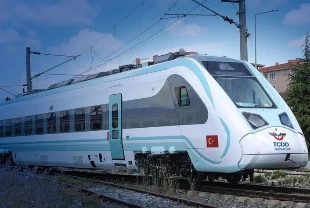 Milli elektrikli hızlı tren saatte 240 kilometre hıza ulaştı: Rekorunu yeniledi