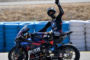 Milli motosikletçi Toprak Razgatlıoğlu, 2025 Dünya Superbike'ta şampiyon oldu