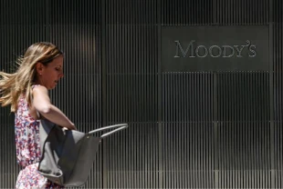 Moody’s'ten Fransa’ya kötü haber: Kredi notu görünümünü negatife çevirdi