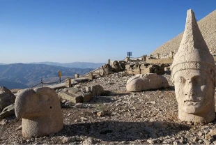 Nemrut Dağı’nı 7 yılda 1 milyon 38 bin kişi ziyaret etti