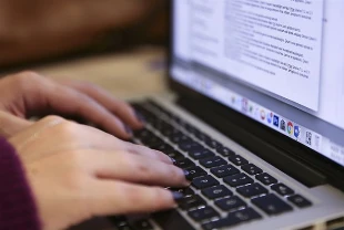 O ülkede yakıt tasarrufu nedeniyle çarşamba günleri resmi tatil ilan edildi