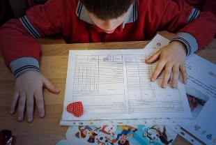 Ortaokul ve liselerde yeni dönem: Öğrencilere karnenin yanında gelişim raporu verilecek