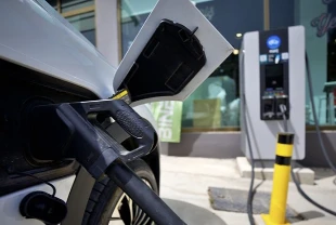 Oto şarjında yeni dönem: Ek ücretler kalktı, fiyatlar anlık açıklanacak