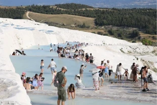 Pamukkale'de bayram tatili hareketliliği