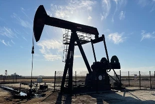 Petrol piyasasında çok yönlü baskı: Brent 63,79 dolar seviyesinde