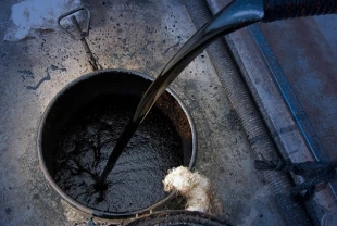 Petrol sert yükseldi: İran'daki tesise saldırı ve misilleme açıklamaları fiyatı ateşledi