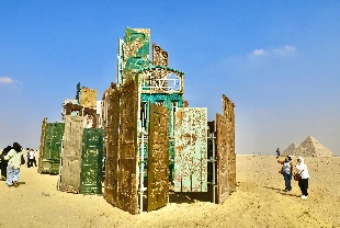 Piramitler çağdaş sanatla buluştu!