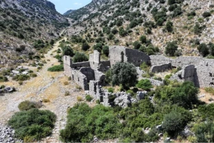 Pisidya'yı Pamfilya'ya bağlayan antik döşeme yol tarihe yolculuğa çıkarıyor