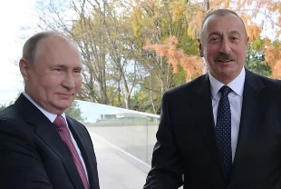 Putin ve Aliyev telefonda görüştü! İşbirliğini çeşitlendirme vurgusu