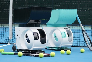 Robot tenis koçu