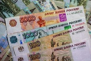 Rusya, 2025 ortalama Dolar/Ruble beklentisini aşağı çekti