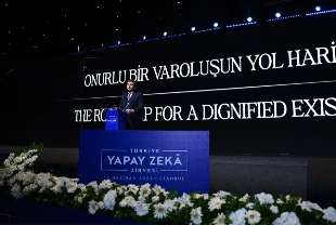 Selçuk Bayraktar: Teknoloji tekellerinin örümcek ağını yırtıp atabiliriz