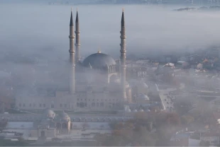 Selimiye Camisi sis içindeyken havadan görüntülendi