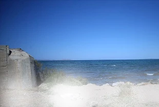 Çanakkale’de denizin içindeki duvar kalıntısı merak uyandırıyor