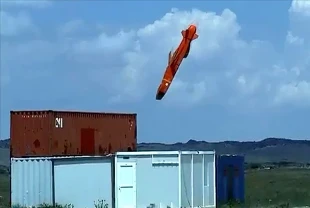 SOM'dan tam isabet! Yerli turbojet motoruyla hedefi 12'den vurdu