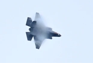 SON DAKİKA: ABD'de donanmaya ait F-35 savaş uçağı düştü: Pilot sağ kurtuldu