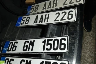 SON DAKİKA: APP plaka cezası kalktı mı? Tarih 1 Ocak 2027'ye uzatılıyor