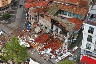 SON DAKİKA: Depremin hasarı gün ağarınca ortaya çıktı! Sındırgı depreminde son durum...