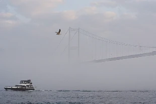 SON DAKİKA: İstanbul’da sabah saatlerinde sis etkili oldu: Boğaz trafiği durdu